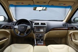 2011款广汽传祺2.0AT试驾