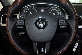 2011款大众途锐 3.0TSI高配型