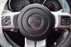 2011款Jeep大切诺基 3.6L 70周年纪念版