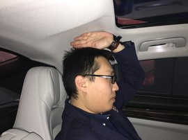 后排头部空间