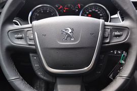 2011款东风标致508 2.3L自动豪华版
