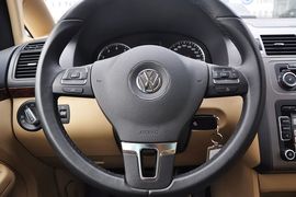 2011款大众途安 1.4T DSG智臻版5座