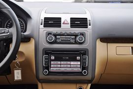 2011款大众途安 1.4T DSG智臻版5座