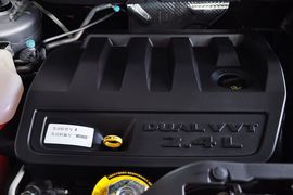 2011款Jeep吉普自由客 2.4L运动版