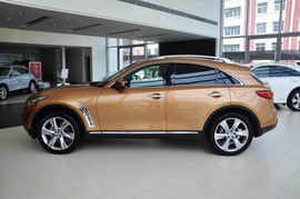 2011款英菲尼迪FX35超越版到店实拍