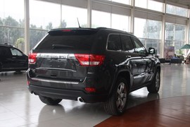 2011款Jeep吉普大切诺基 5.7L 旗舰导航版