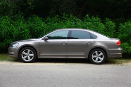 2011款上海大众全新帕萨特1.8T御尊版试驾实拍