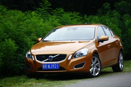 2011款沃尔沃S60 3.0T AWD 智尊版试驾实拍 