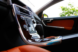 2011款沃尔沃S60 3.0T AWD 智尊版试驾实拍 