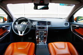 2011款沃尔沃S60 3.0T AWD 智尊版试驾实拍 