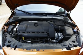 2011款沃尔沃S60 3.0T AWD 智尊版试驾实拍 