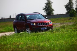 2011款Jeep吉普 指南者2.4豪华版 试驾实拍