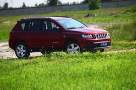 2011款Jeep吉普 指南者2.4豪华版 试驾实拍
