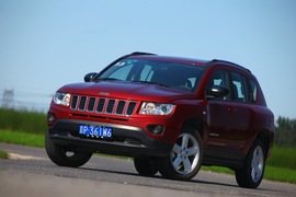 2011款Jeep吉普 指南者2.4豪华版 试驾实拍