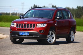 2011款Jeep吉普 指南者2.4豪华版 试驾实拍