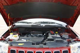 2011款Jeep吉普 指南者2.4豪华版 试驾实拍