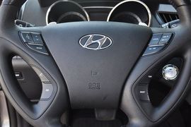 2011款现代索纳塔八 2.0L TOP自动顶级版