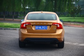 2011款沃尔沃S60 3.0T AWD 智尊版试驾实拍 