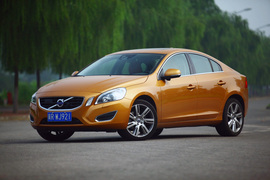 2011款沃尔沃S60 3.0T AWD 智尊版试驾实拍 