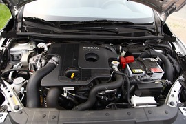 2011款日产骐达1.6T 手动 致酷版试驾实拍