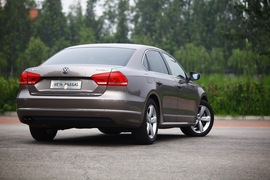 2011款上海大众全新帕萨特1.8T御尊版试驾实拍