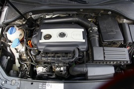 2011款上海大众全新帕萨特1.8T御尊版试驾实拍