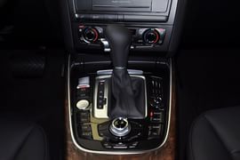 2010款奥迪Q5 3.2FSI运动款