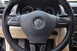 2012款大众全新帕萨特 2.0TSI DSG御尊版