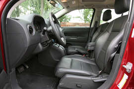 2011款Jeep吉普 指南者2.4豪华版 试驾实拍