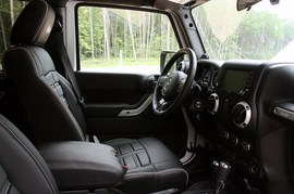 2011款Jeep吉普牧马人 AEV 5.7Hemi实拍