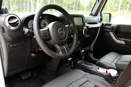 2011款Jeep吉普牧马人 AEV 5.7Hemi实拍