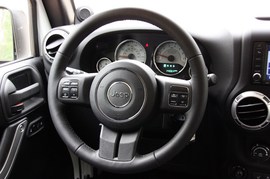 2011款Jeep吉普牧马人 AEV 5.7Hemi实拍