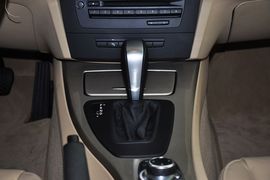 2011款华晨宝马320i豪华型