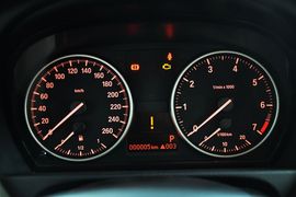 2011款华晨宝马320i豪华型