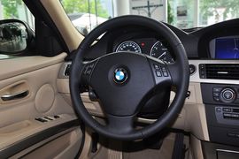2011款华晨宝马320i豪华型