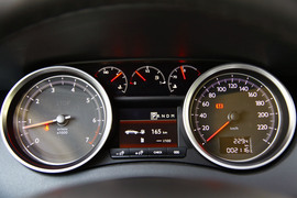 2011款标致508 2.3L旗舰版测试实拍