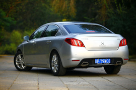 2011款标致508 2.3L旗舰版测试实拍
