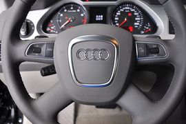 2011款奥迪A6L 2.0TFSI手自一体标准型