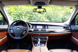 2010款宝马5系GT 535i 领先型试驾实拍