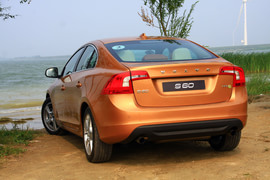 2012款沃尔沃S60 1.6T试驾