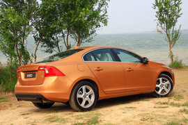 2012款沃尔沃S60 1.6T试驾