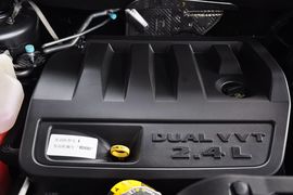 2011款Jeep吉普自由客 2.4L经典升级版
