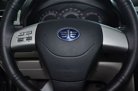 2011款奔腾B70 2.0AT时尚型