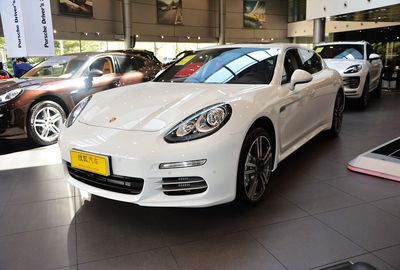 Panamera 2014款 Panamera 4S Executive 3.0T