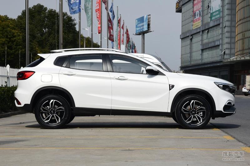 【 陆风逍遥图片】_皓月白_外观