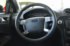 福特蒙迪欧致胜2.0T GTDi200 豪华型方向盘图片