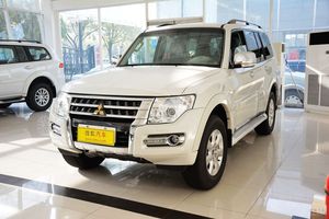 三菱帕杰罗