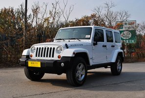 Jeep牧马人四门版