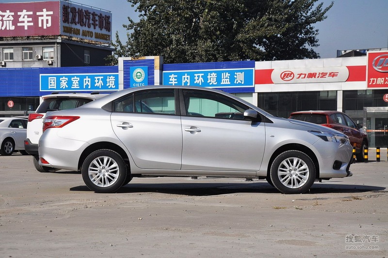 【丰田威驰 2014款1.5L 自动 智尚版 外观银金