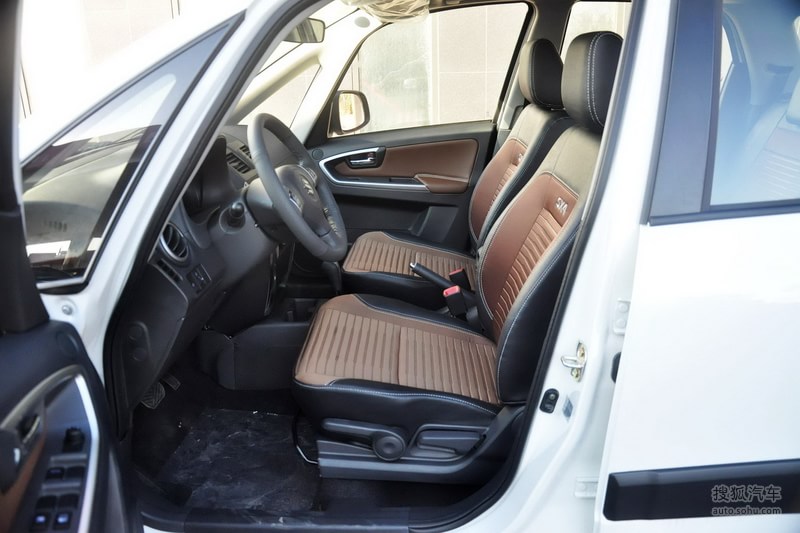 【铃木天语SX4 2013款酷锐 1.6L 自动运动型内